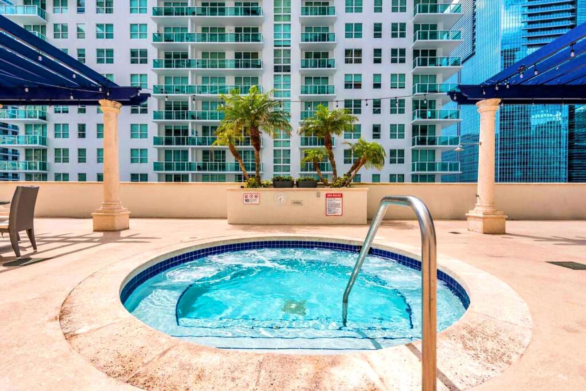 Upscale In Brickell Apartment *